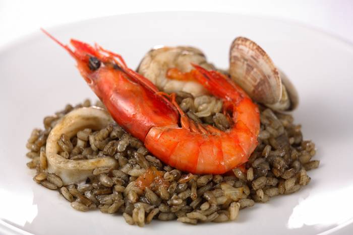 Arroz negro con calamares