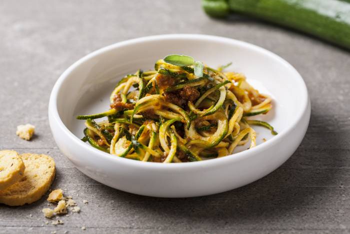 Espaguetis con vegetales y setas