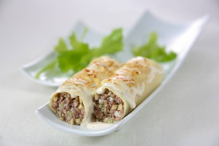 Canelones a la boloñesa