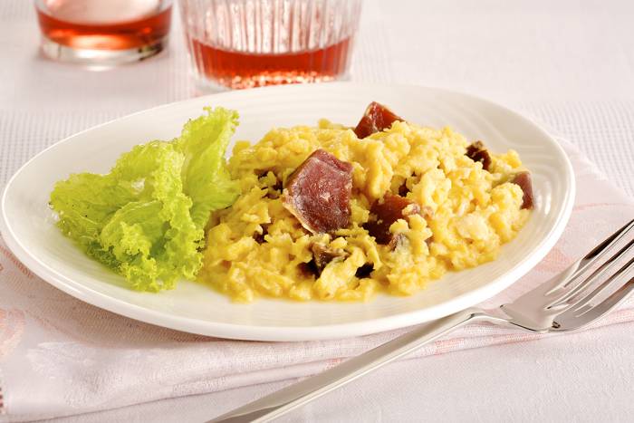 Huevos revueltos con jamón