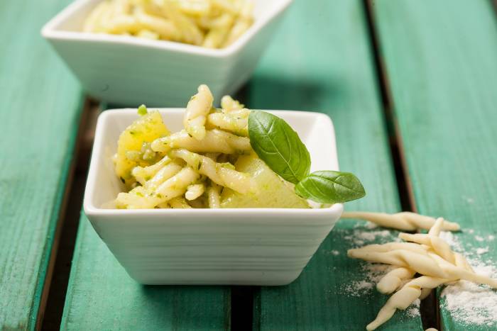 Macarrones al pesto