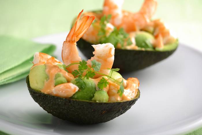Aguacates con langostinos