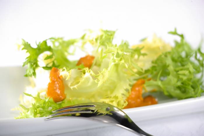 Ensalada con romesco