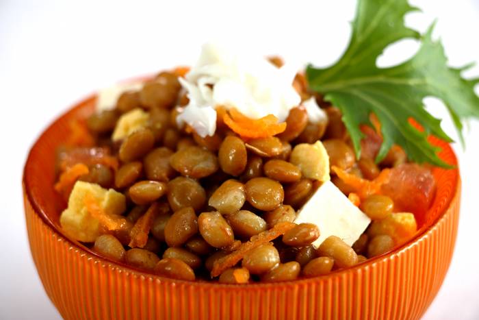 Ensalada de lentejas con queso