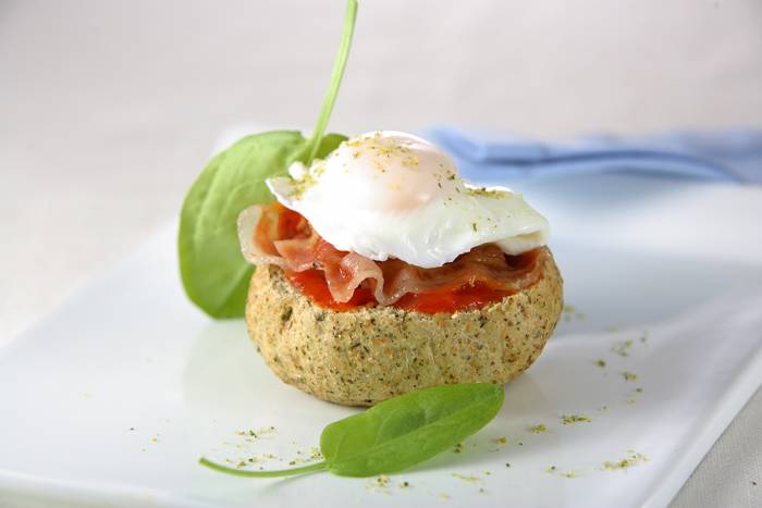 Huevos al nido con bacón