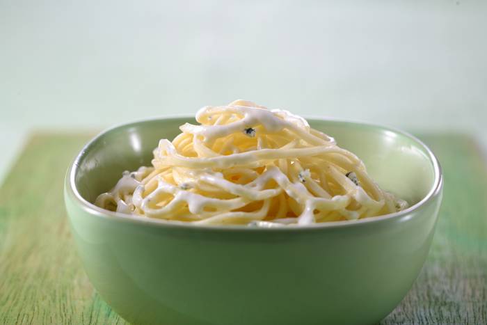 Espaguetis cuatro quesos