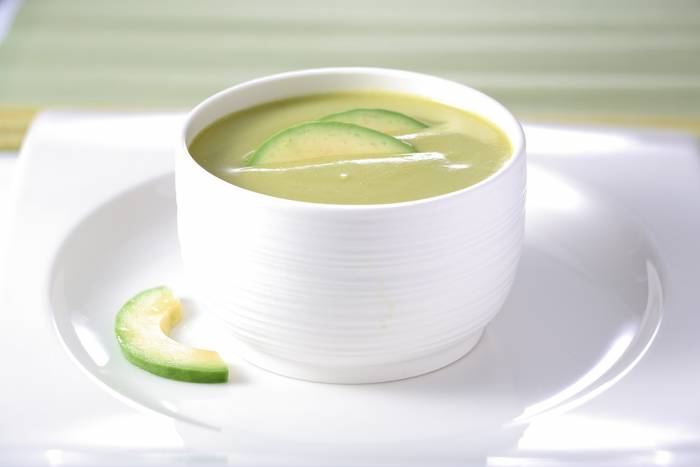 Crema de aguacate con pollo