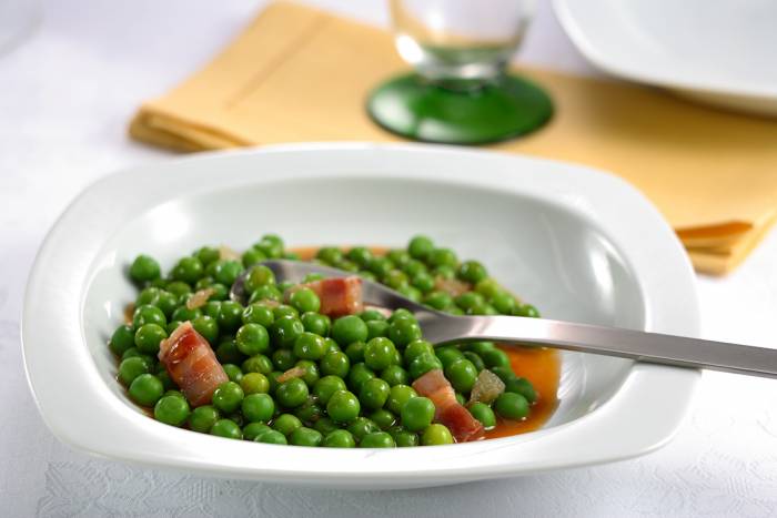 Guisantes al vapor con jamón