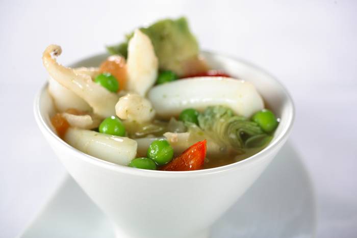 Sepia con alcachofas