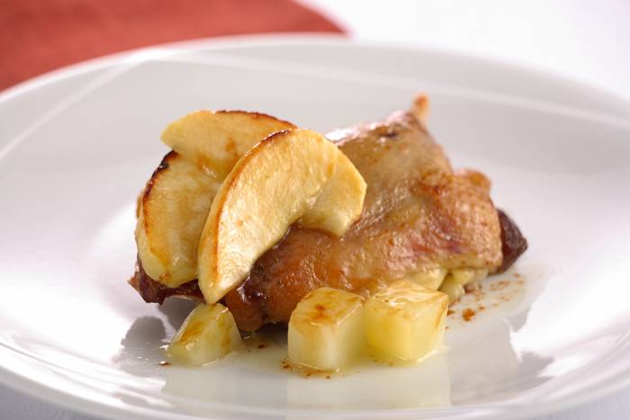 Confit de pato a la manzana y naranja