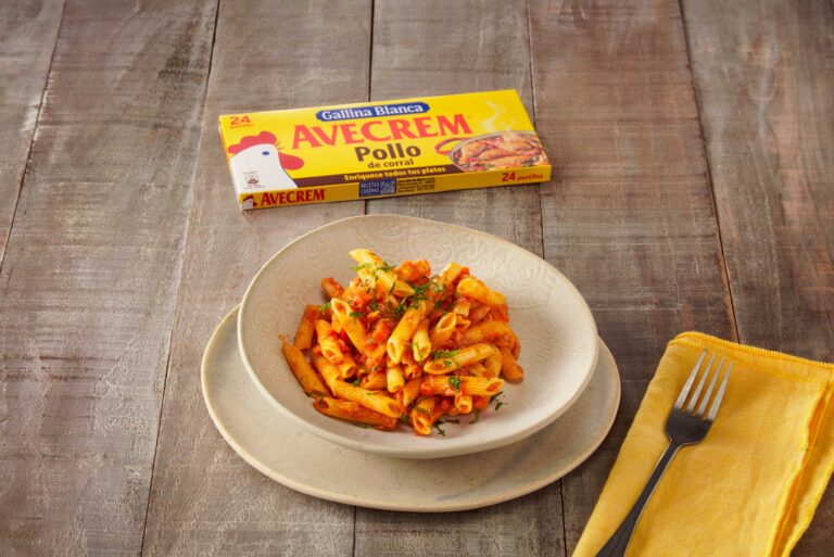 Macarrones con atún y cebolla