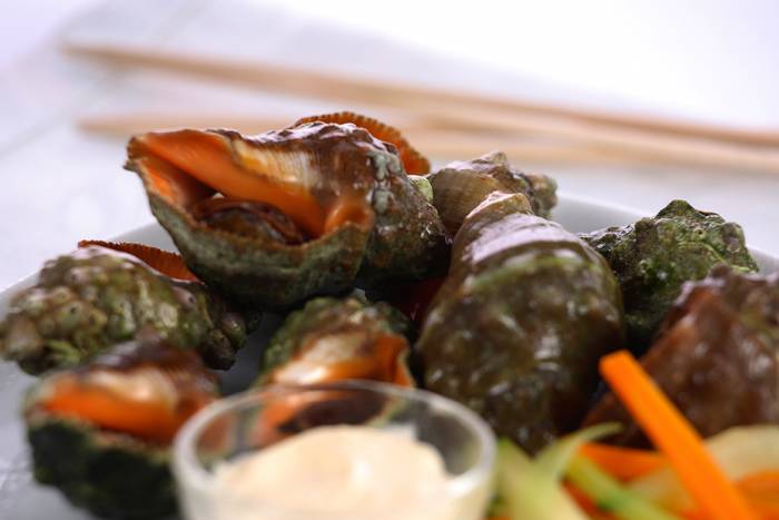 Caracoles de mar con all i oli