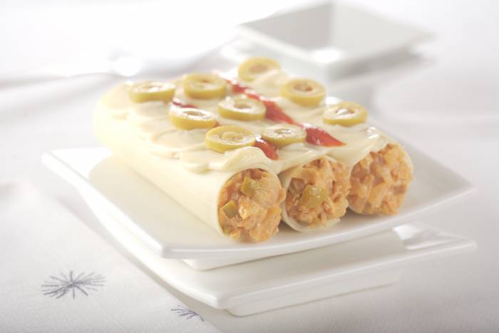 Canelones fríos de atún y olivas