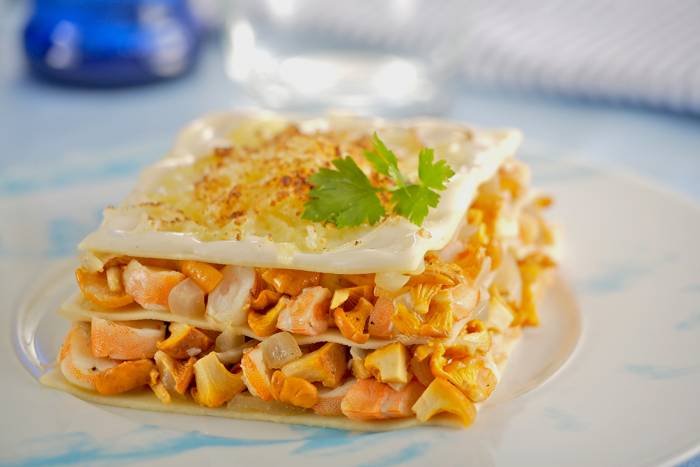 Lasaña de langostinos y setas