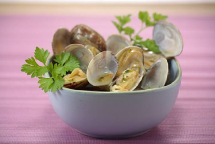 Almejas en salsa verde