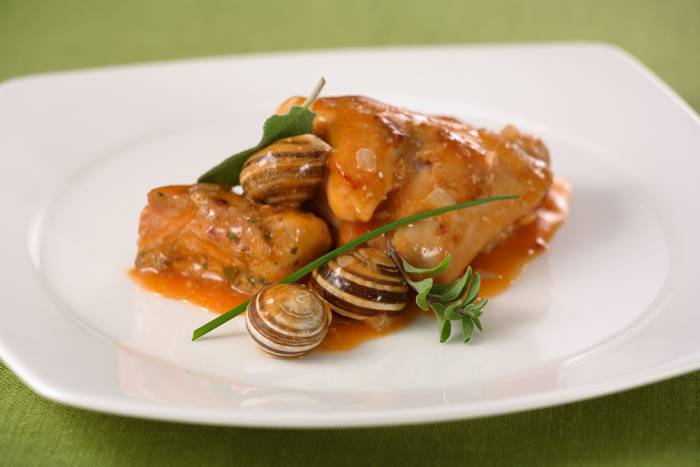 Conejo con caracoles