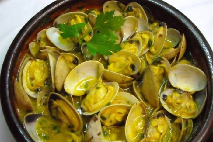 Almejas a la marinera