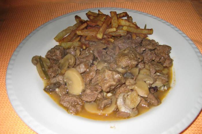 Estofado de ternera con champiñones