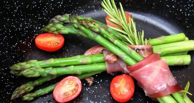 Para freír verduras sin gastar mucho aceite.