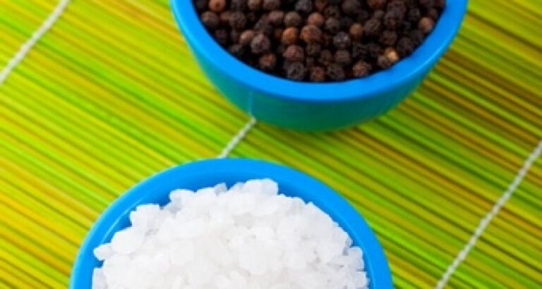 Triturar granos de especia sin molinillo