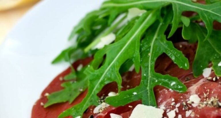 Cortar carne o pescado como carpaccio