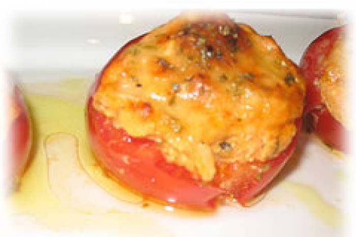 Tomates gratinados con atún