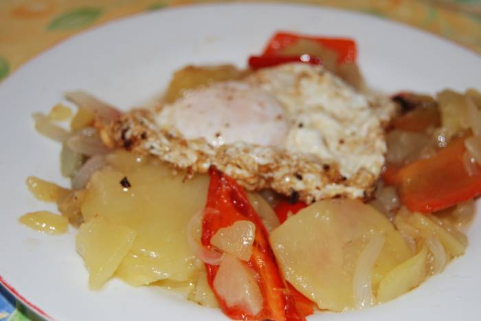 Patatas al peloton con huevo