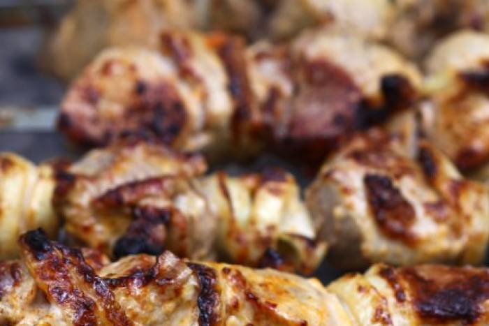 Brochetas kebab de pollo