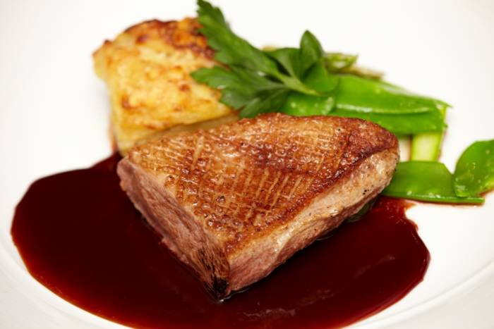 Cómo hacer que el magret de pato a la plancha quede crujiente