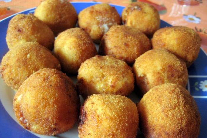 Croquetas de huevo y atún