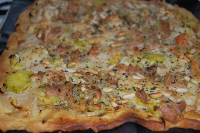 Coca de cebolla y calabacín