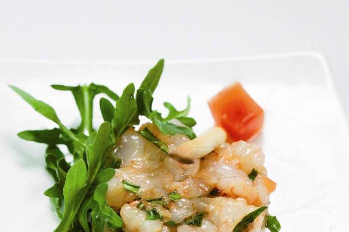 Tártar de gamba con gelatina de tomate