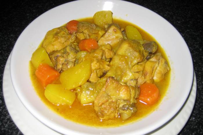 Estofado de pollo con patatas