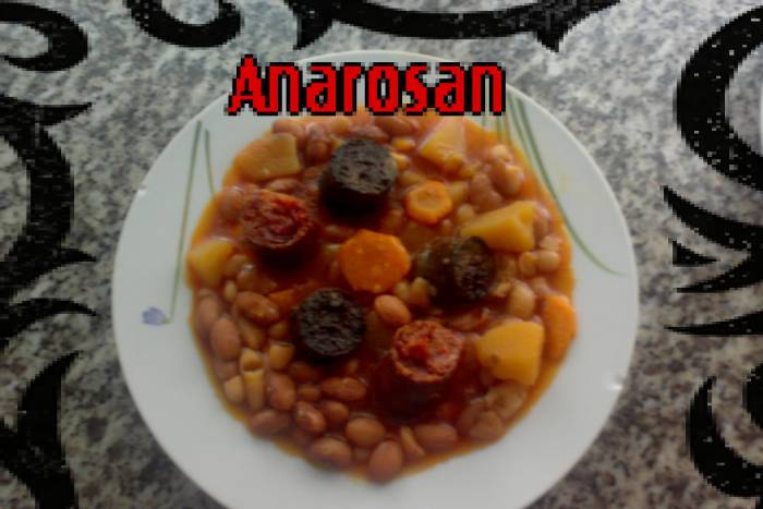Alubias pintas y blancas con chorizo y morcilla
