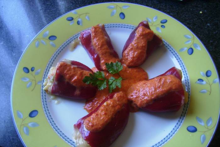Pimientos del piquillo rellenos de marisco