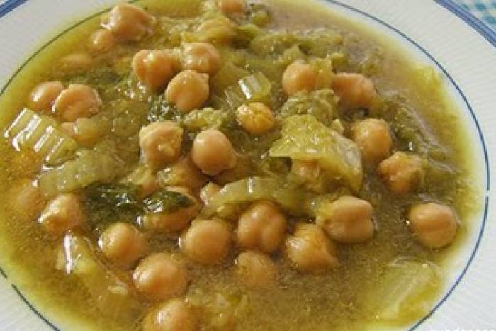 Garbanzos con col