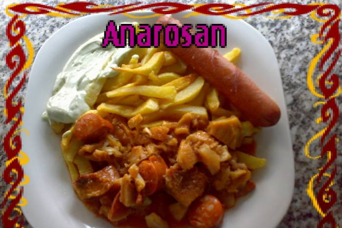 Combinaditos patatas fritas con menudo y salchicha