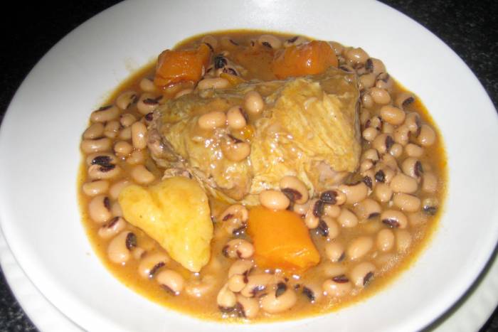 Judías de carillas con codorniz en escabeche