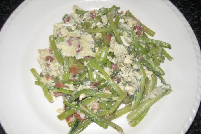 Revuelto de tagarninas