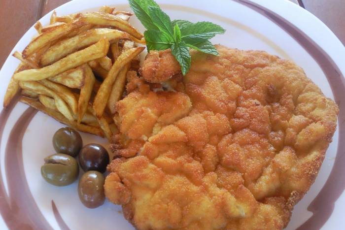 Pechugas de pollo rellenas con bechamel