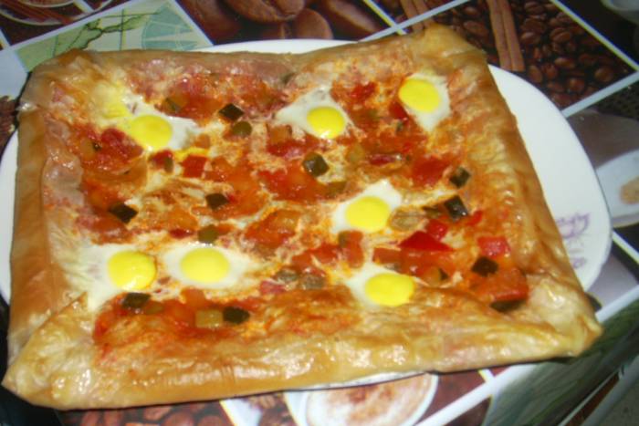 Masa filo al horno rellena de pisto y huevo | Recetas Gallina Blanca