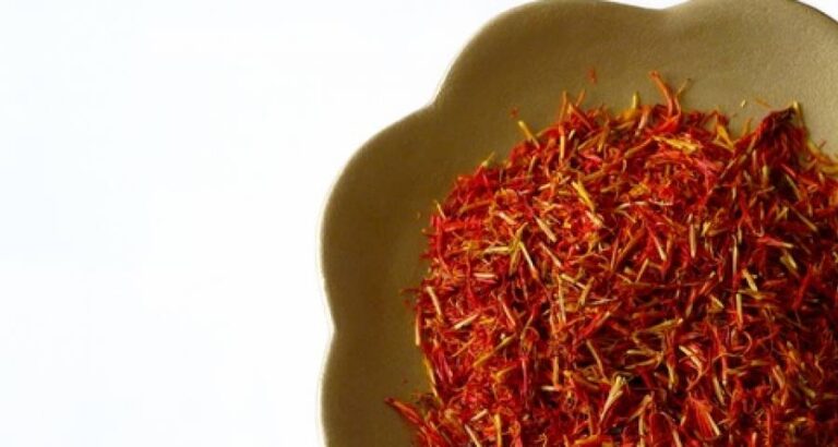 Volver a tostar el azafrán o pimentón para acentuar su aroma