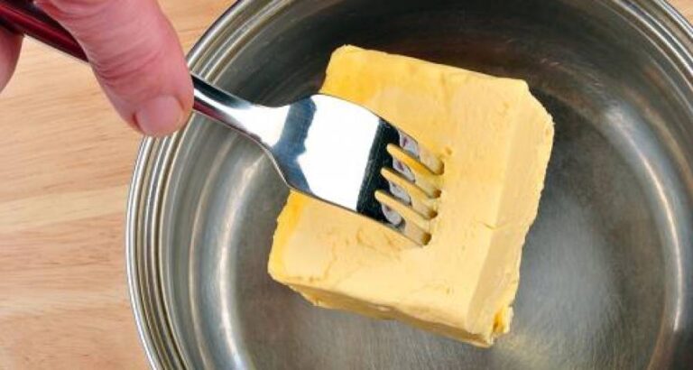 Clarificación de la mantequilla para freír carnes o pescados