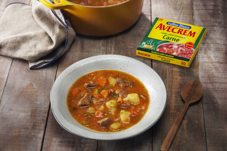 Patatas guisadas con carne