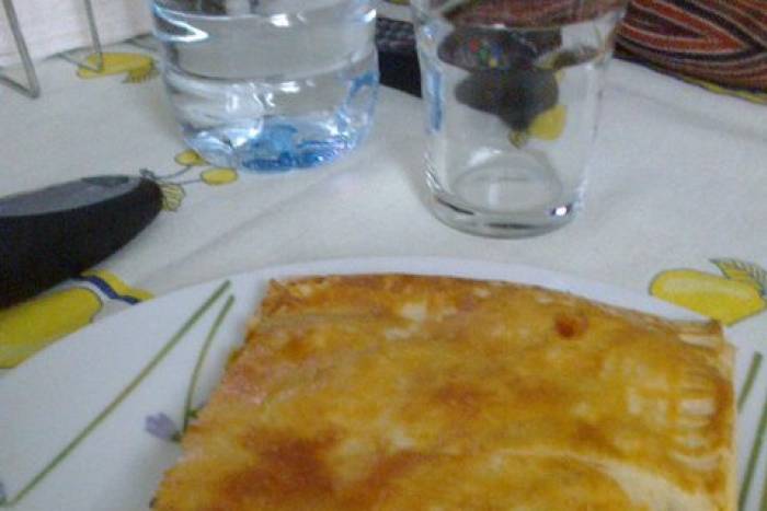 Empanada de verduras y atún