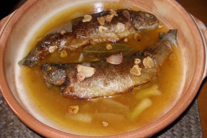 Truchas en escabeche suave