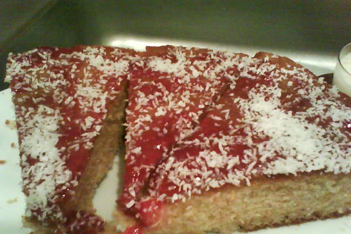 Bizcocho con mermelada