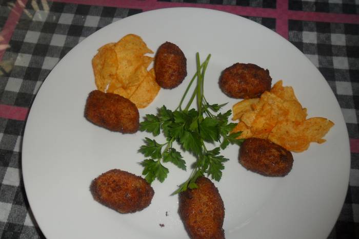 Croqueta casera de patata y jamón