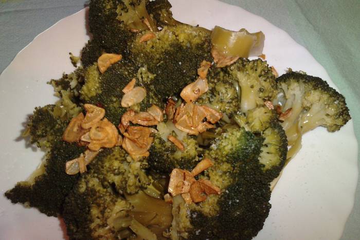 Ensalada de brócoli al ajillo