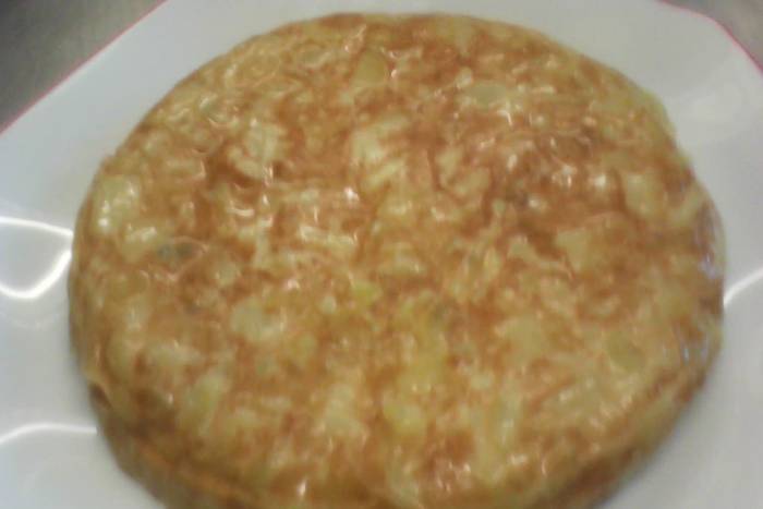 Tortilla de patatas con atún